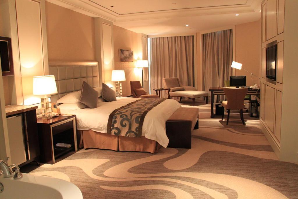 Landison Green Town Hotel Xinchang Bilik gambar